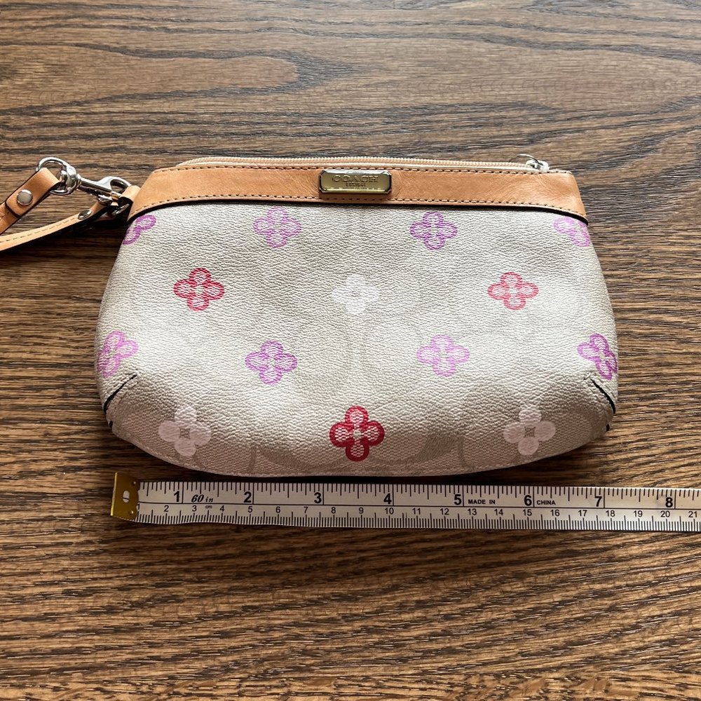 COACH Peyton Signature Clover Medium Wristlet